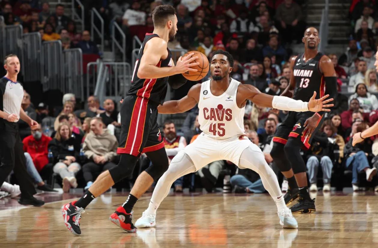 等运动员在 等运动员在